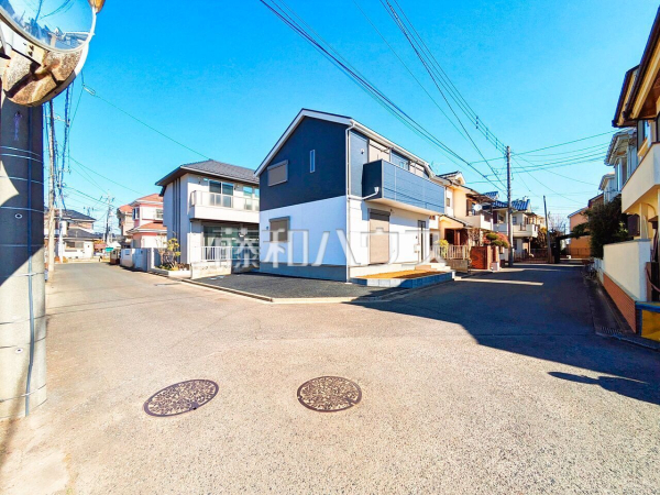 接道状況および現場風景　【清瀬市下清戸１丁目】西側×南側の開放的な角地　