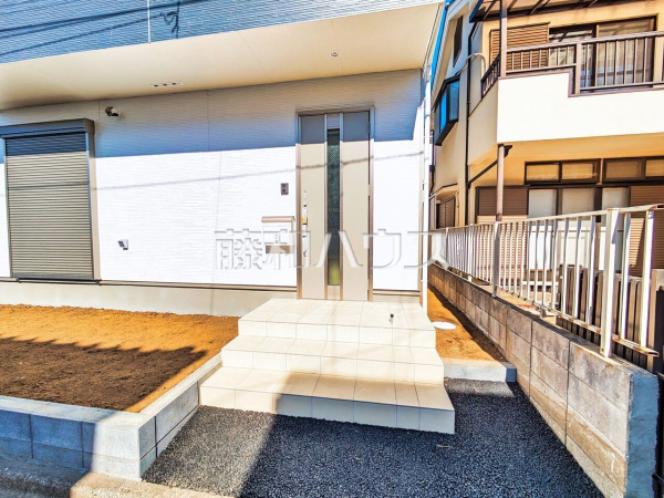 玄関　【清瀬市下清戸１丁目】