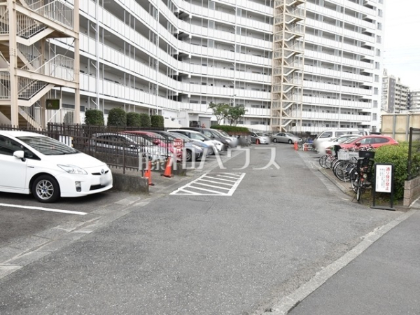 駐車場　【稲城ハイコーポ】