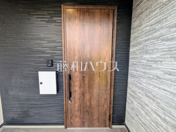 玄関　【町田市小山ヶ丘５丁目】