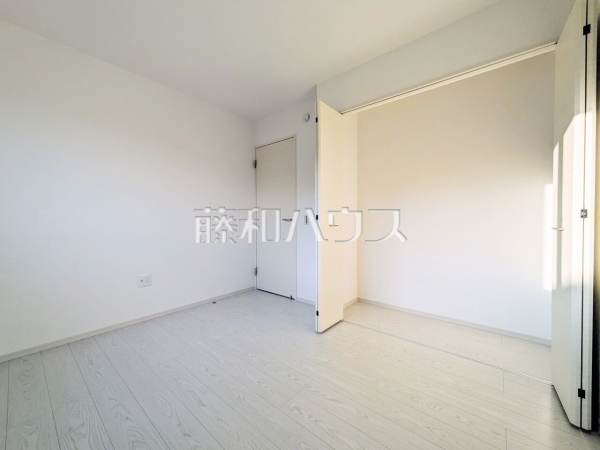 居室　【町田市小山ヶ丘５丁目】