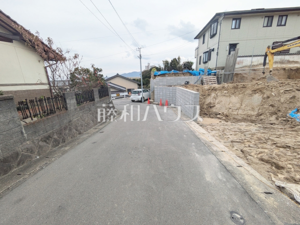 接道状況および現場風景　【福岡市西区拾六町４丁目】