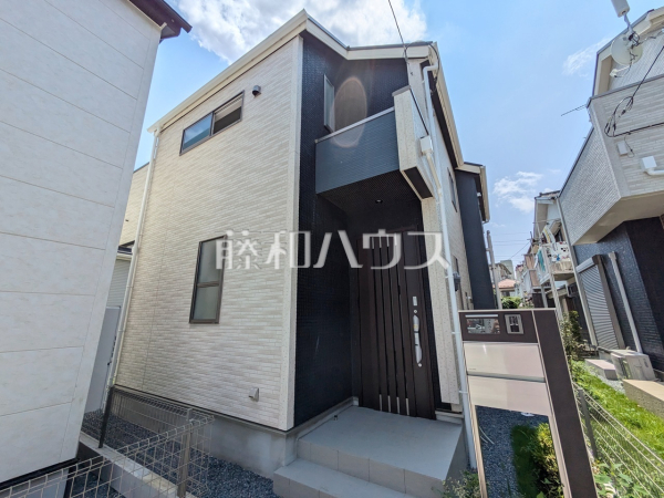 3号棟　外観　【国分寺市西町５丁目】道路から奥まった住まいは、車や人通りも気にならずプライバシーの確保された住空間を保つことができます。　