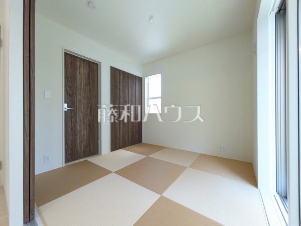 3号棟　和室　【国分寺市西町５丁目】リビング横の和室はクッション性があり、怪我に繋がりにくい畳の上で遊ぶお子様を見守りながら家事ができます。