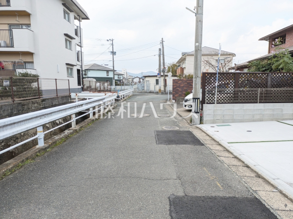 接道状況および現場風景　【福岡市早良区飯倉４丁目】