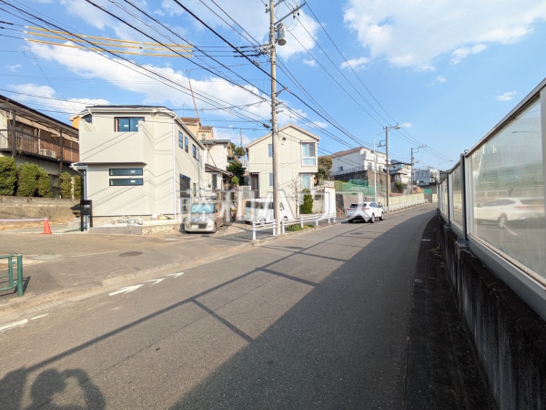 接道状況および現場風景　【多摩市落川】