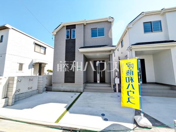 ≪2号棟　外観≫ 全居室角部屋仕様で2面採光を実現！お天気の良い日には窓を開けて換気もできるので気持ち良いですね。