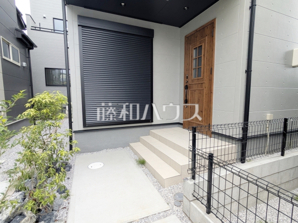 9号棟　玄関　【三鷹市北野１丁目】