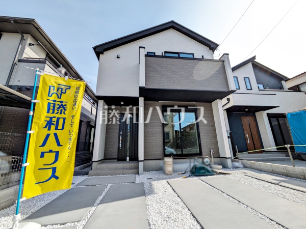1号棟　外観　【府中市四谷３丁目】
敷地面積約34.98坪とゆとりある広さで、カースペースも2台可能（車種による）。2台所有のご家庭や、来客時や駐輪スペースとしても利用可能です。
