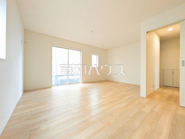 6号棟　 家族や仲間が集うLDKは約16.6帖あり、ゆったりと寛げる空間です。 【清瀬市下清戸１丁目】