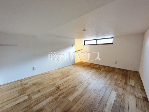 居室　【春日井市勝川町４丁目】