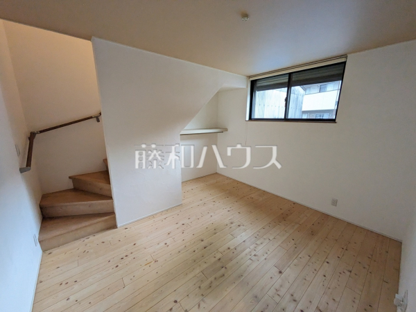 居室　【春日井市勝川町４丁目】