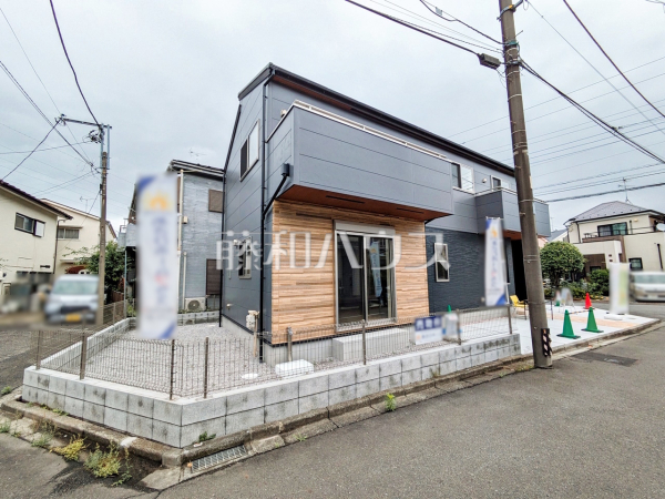 ≪外観≫  見学はしたいけど、なかなか時間が取れない・・・そんな方に出勤前や仕事終わりにマイホームを見学できるサポートをいたします。 　【狛江市駒井町３丁目】