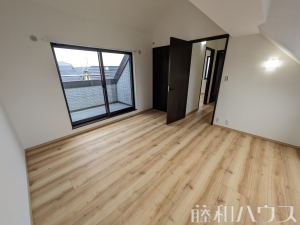 居室【春日井市穴橋町２丁目】