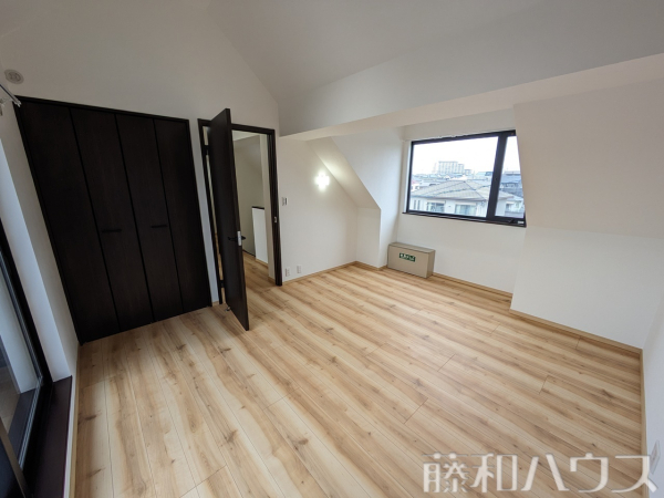 居室【春日井市穴橋町２丁目】