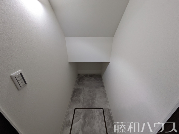 階段下収納【春日井市穴橋町２丁目】
