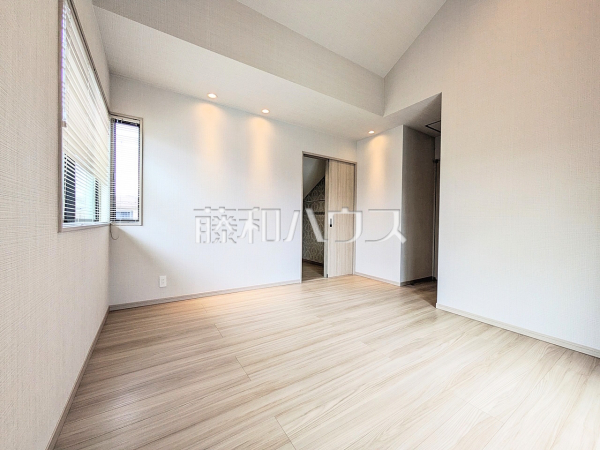 居室　【八王子市中野町】
部屋の雰囲気や広さ・眺望・間取りの使い勝手など、是非一度、ご自身の目で確かめてみてください。　