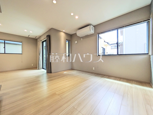 リビング　【八王子市中野町】