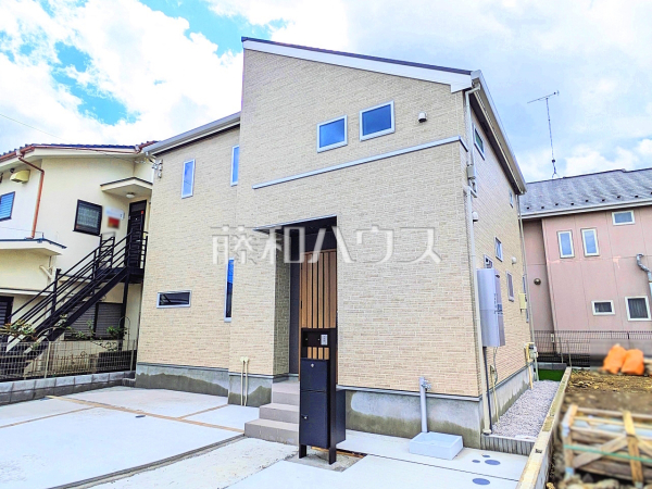 外観　【八王子市中野町】
生活に溶け込むシンプルなデザインの外観が魅力の新邸です。 平日のご案内も可能です。まずはお気軽にお問合せ下さいませ。 