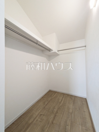 ウォークインクローゼット　【西東京市向台町６丁目】