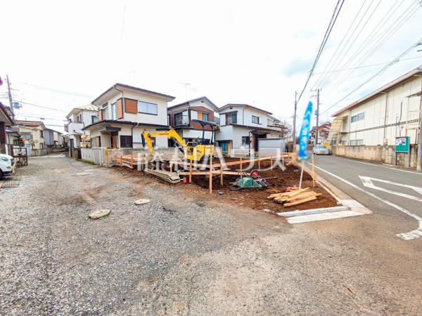 現地写真　【東村山市久米川町１丁目】 見学はしたいけど、なかなか時間が取れない・・・そんな方に出勤前や仕事終わりにマイホームを見学できるサポートをいたします。 