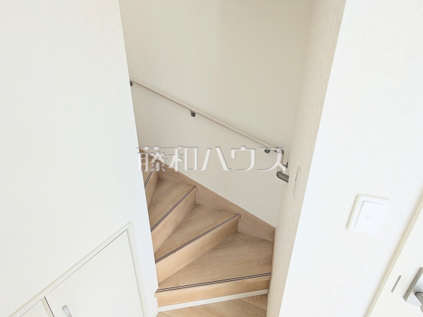 1号棟　階段　【朝霞市田島２丁目】