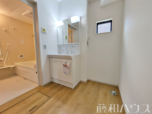 1号棟　洗面室　【小牧市中央４丁目】