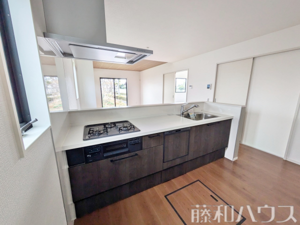 2号棟　キッチン　【小牧市中央４丁目】