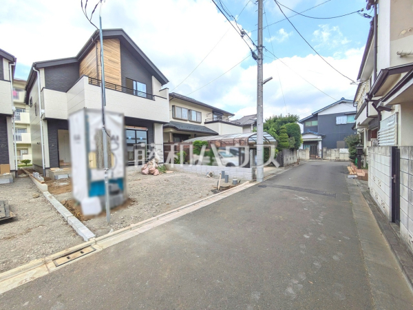 接道状況および現場風景　【小平市小川東町】
お探しの物件に出会うためには、早めのご確認をオススメします。未完成の今のうちにぜひお問合せをお待ちしております。　