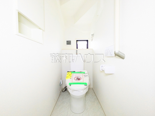 3号棟　トイレ　【東大和市芋窪６丁目】
ウォシュレット付きトイレ！リビング・お風呂に続いて意外と癒しの空間かも！？　
