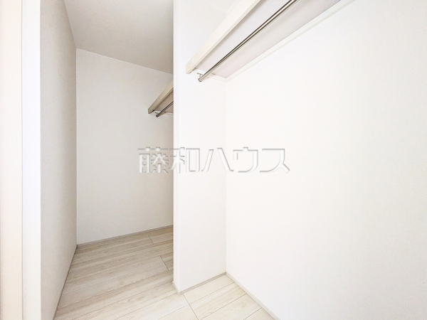 3号棟　ウォークインクローゼット　【東大和市芋窪６丁目】
大容量のウォークインクローゼットでお部屋をスッキリきれいに保てます。　