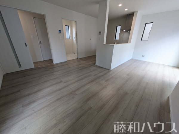 A号棟　リビング　【岩倉市大地町葉広】