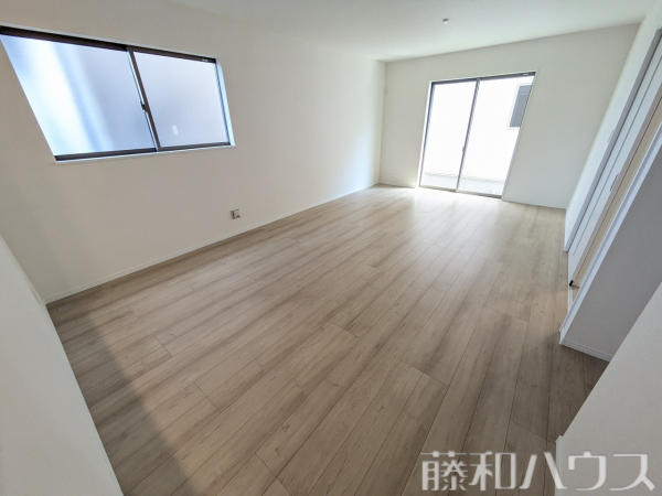 B号棟　リビング　【岩倉市大地町葉広】