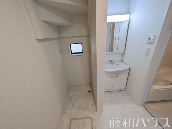 B号棟　洗面室　【岩倉市大地町葉広】