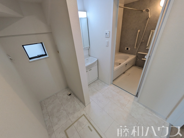B号棟　洗面室　【岩倉市大地町葉広】