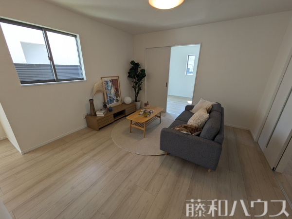 c号棟　リビング　【岩倉市大地町葉広】
