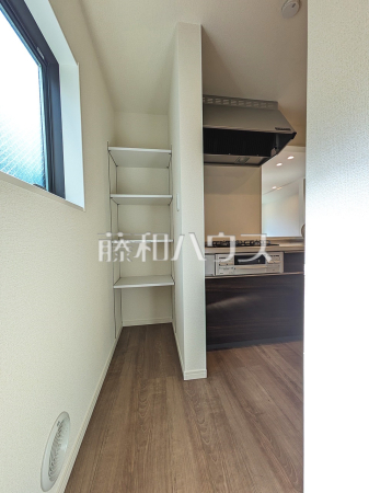 キッチン横棚　【世田谷区若林５丁目】