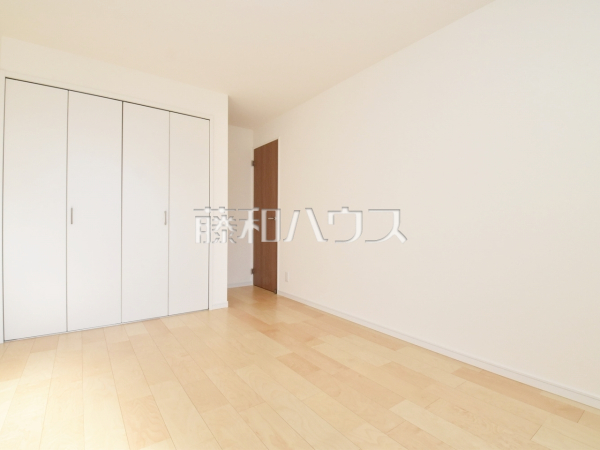 E号棟　居室　【中野区上鷺宮５丁目】部屋の雰囲気や広さ・眺望・間取りの使い勝手など、是非一度、ご自身の目で確かめてみてください。　
