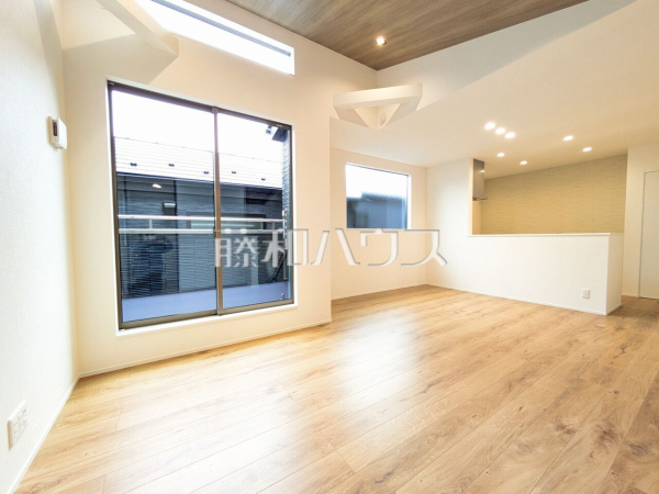 1号棟　リビング　【日野市大坂上４丁目】