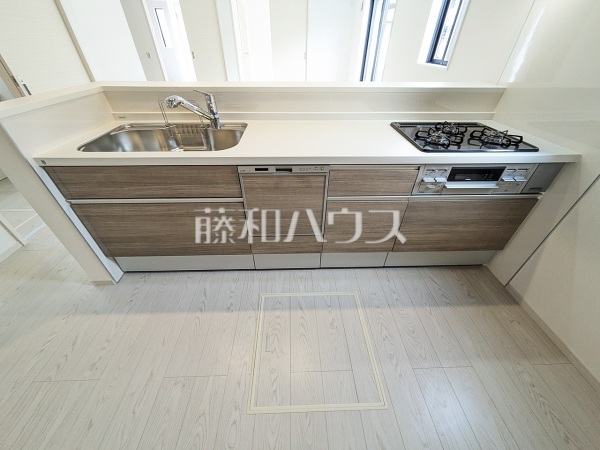 キッチン　【八王子市北野台３丁目】ご家族団らんの対面式キッチン　