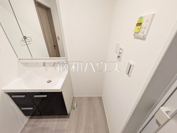 B号棟　洗面室　【志木市柏町１丁目】