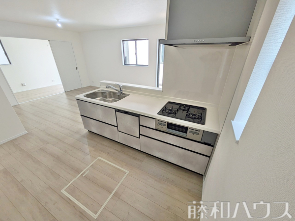 C号棟　キッチン　【小牧市小松寺５丁目】
