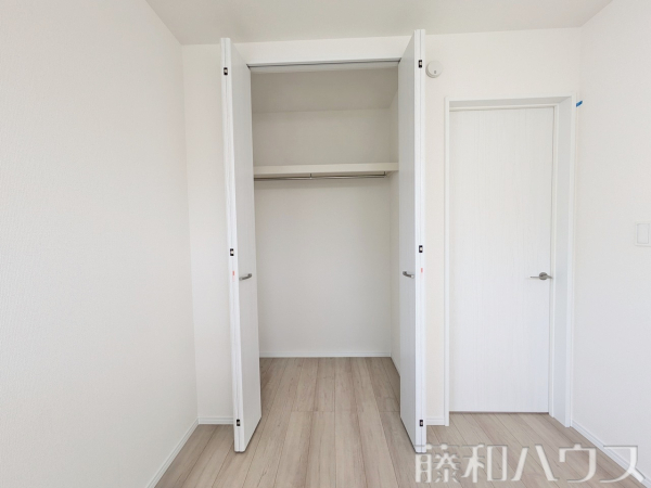 F号棟　収納　【小牧市小松寺５丁目】