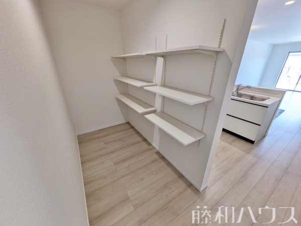 F号棟　収納　【小牧市小松寺５丁目】