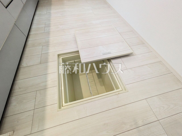 E号棟　キッチン　【東大和市立野２丁目】