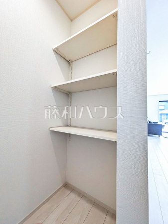 E号棟　収納　【東大和市立野２丁目】