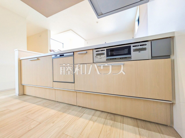 キッチン　【中野区鷺宮５丁目】
キッチンから見渡せるリビングダイニングで、お料理中も会話が弾みます　