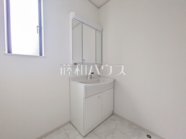 D号棟　洗面室　【福岡市早良区重留４丁目】