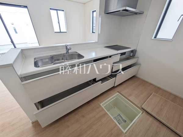 D号棟　キッチン　【福岡市早良区重留４丁目】