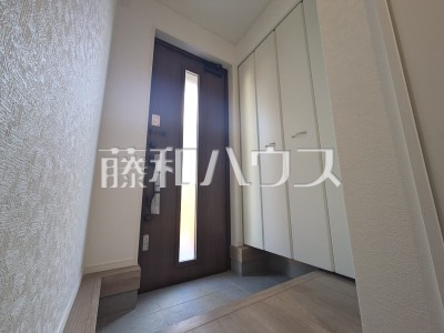 1号棟　玄関　【志木市下宗岡１丁目】